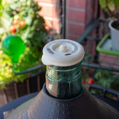 Zátka / kryt na balóny s úzkym hrdlom fi 75 mm - 3 ['zátka na balón', ' zátka na fermentáciu', ' na balón na víno', ' na balón s úzkym hrdlom', ' zátka s otvorom na trubičku']