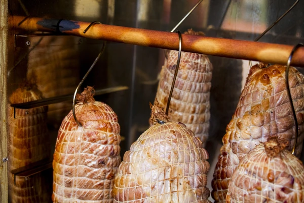 Domáca údená šunka - dymová šou