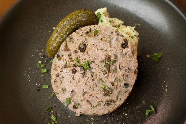 Lunchbox s bravčovým luncheon meatom