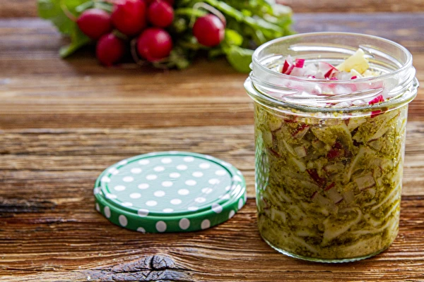 Pesto z reďkovkových listov