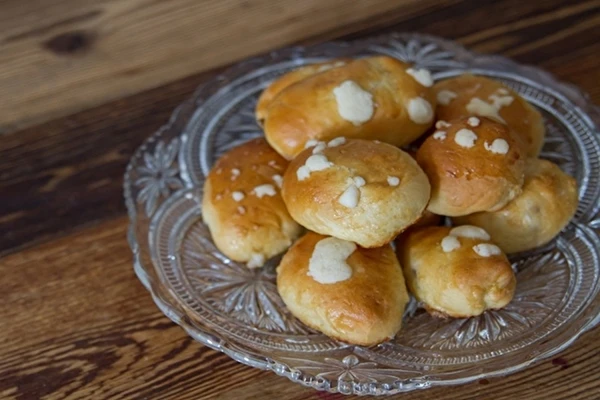 Sladké žemličky so slivkami