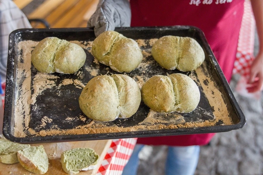 Browin Przepiśnik - Chlieb / špenátové žemličky