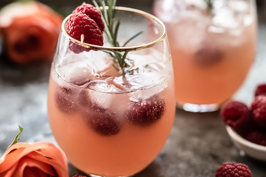 Browin Przepiśnik - Domáce malinové víno - polosladké