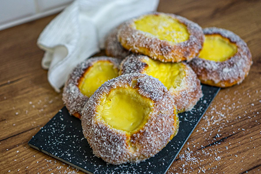 Browin Przepiśnik - Skoleboller – nórske žemličky s pudingom a kokosom