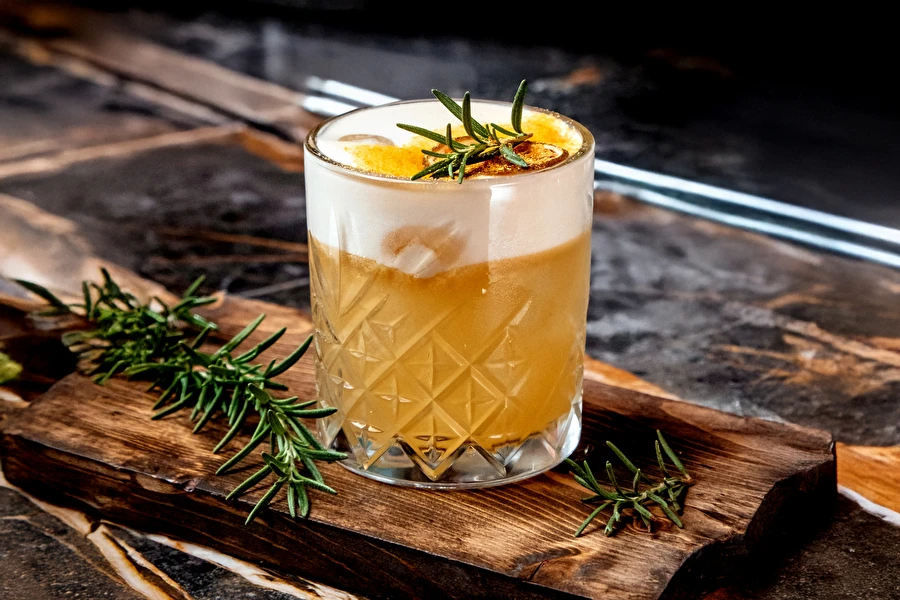 Browin Przepiśnik - Whisky Fire Sour - drink s výrazným charakterom